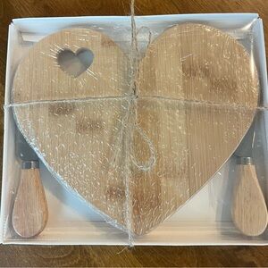 Heart-Shaped Bamboo Cheese Board Set NEW